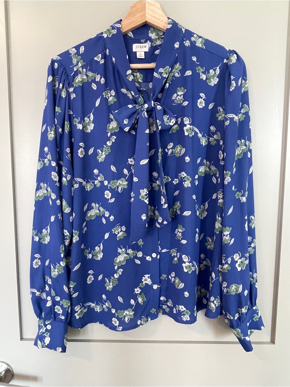J.Crew Blouse Women's Size L Navy Blue Floral Print Tie Neck Long Sleeve Button